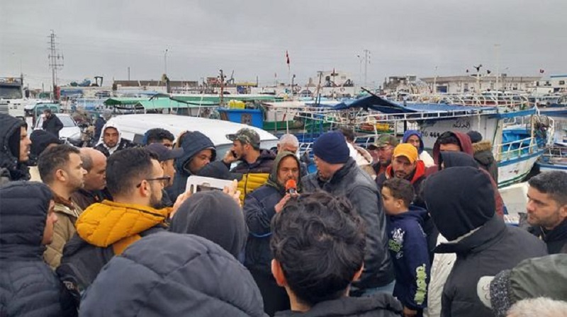 طبلبة. أهالي البحارة المفقودين يطالبون بتوفير أجهزة كشف متطوّرة لتسريع البحث عن أبنائهم