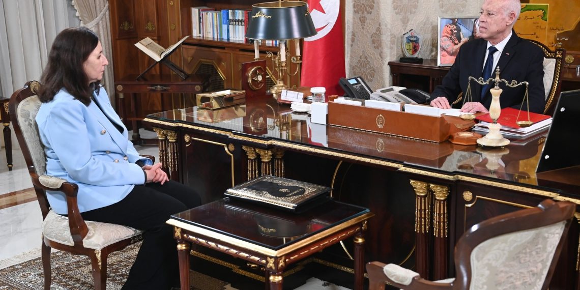 قيس سعيد: “من غير المقبول إطلاقا أن اتدخل  لإيجاد حلّ لأبسط الإشكاليات “