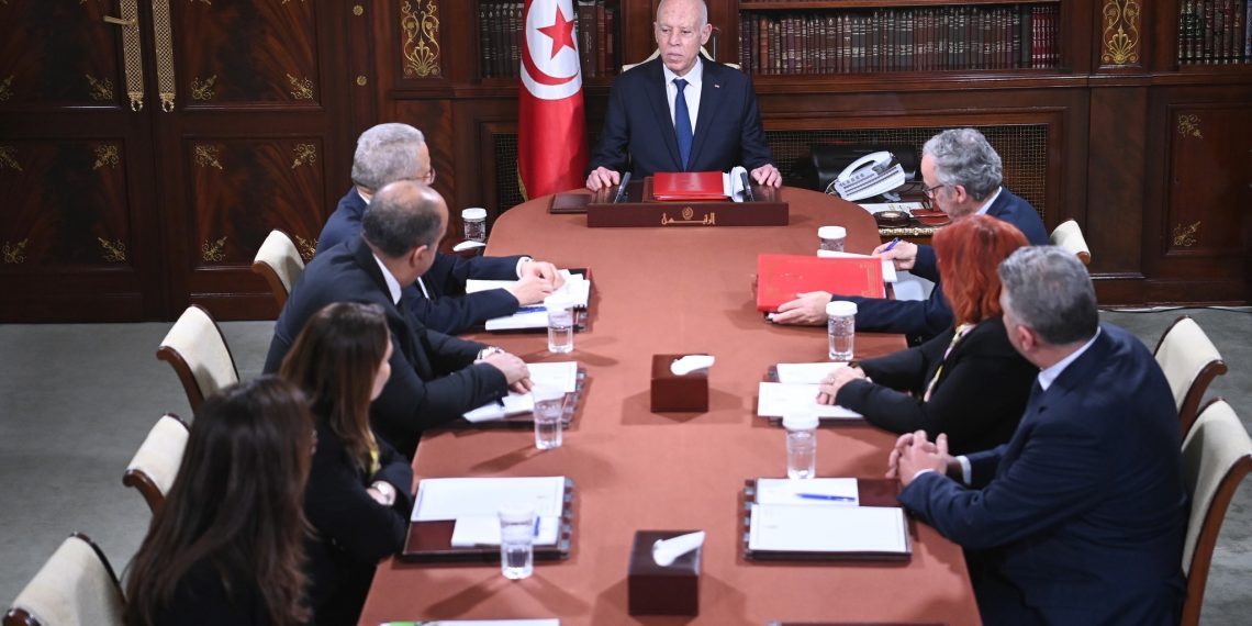 رئيس الجمهورية يؤكد ضرورة إعادة بناء المرفق العمومي للصحّة بكلّ مكوّناته