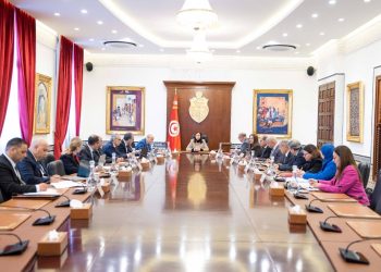 مجلس وزاري مُضيّق ينظر في مشروع تحويل الديون التونسية إلى مشاريع تنموية