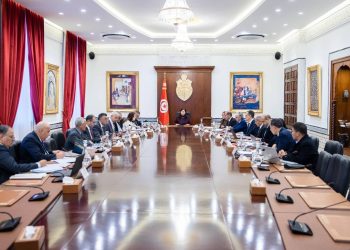 اللجنة العليا لتسريع المشاريع العمومية تتابع تقدّم مشروعي ” ELMED ” ومصنع ثلاثي الفسفاط الرفيع بالمظيلة 2