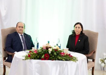 رئيسة الحكومة ونظيرها الجزائري يؤكدان أهمية تنمية المناطق الحدودية