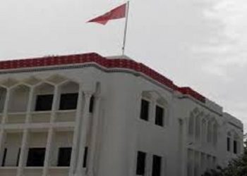 سفارة تونس بمسقط تدعو الجالية إلى الالتزام بتوجيهات السلطات العمانية