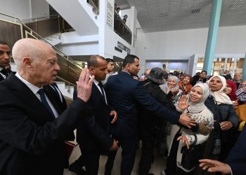 خلال زيارة الى مصحّة العمران: سعيّد يدعو الى اعتماد اليات بديلة لتوزيع الأدوية وتحديد المواعيد
