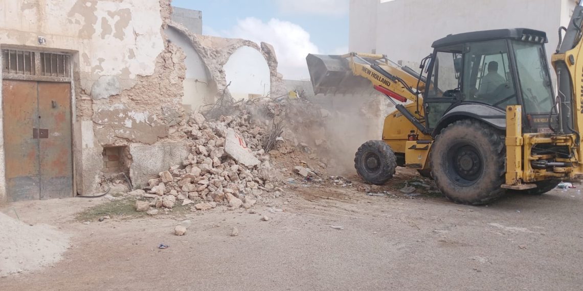 مدنين: تنفيذ 3 قرارات هدم لمباني متداعية للسقوط