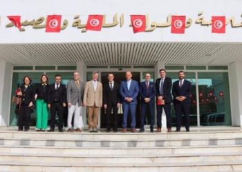 وزير الفلاحة يستعرض مع حاكم ولاية أمريكية آفاق التعاون الفلاحي