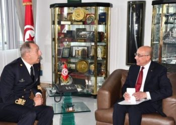 وزير الدفاع الوطني يلتقي رئيس أركان جيش البحر الإيطالي