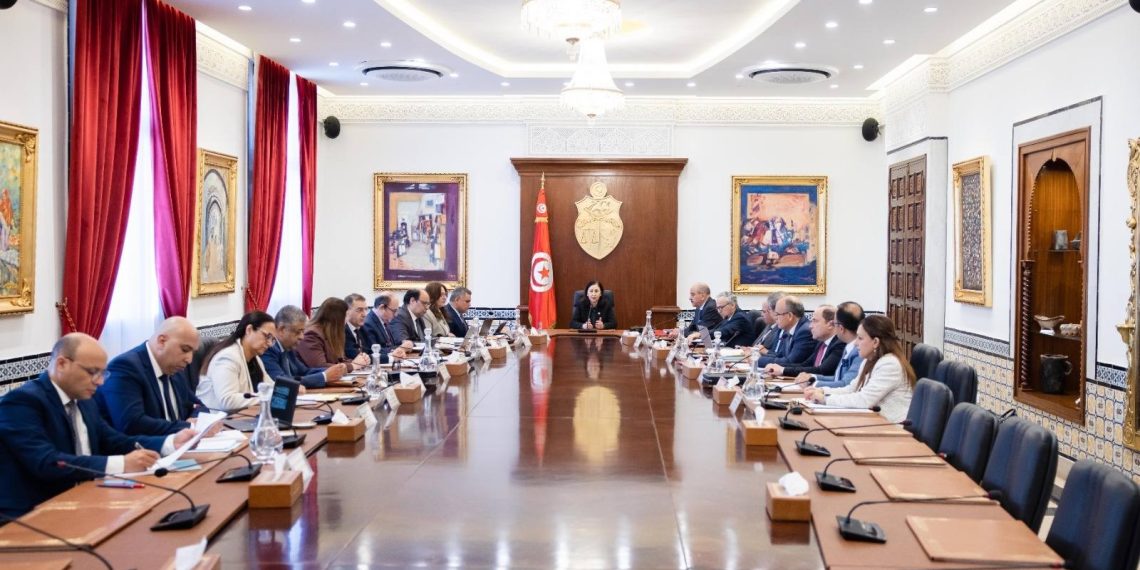 إجراءات حكومية جديدة لفائدة التونسيين بالخارج