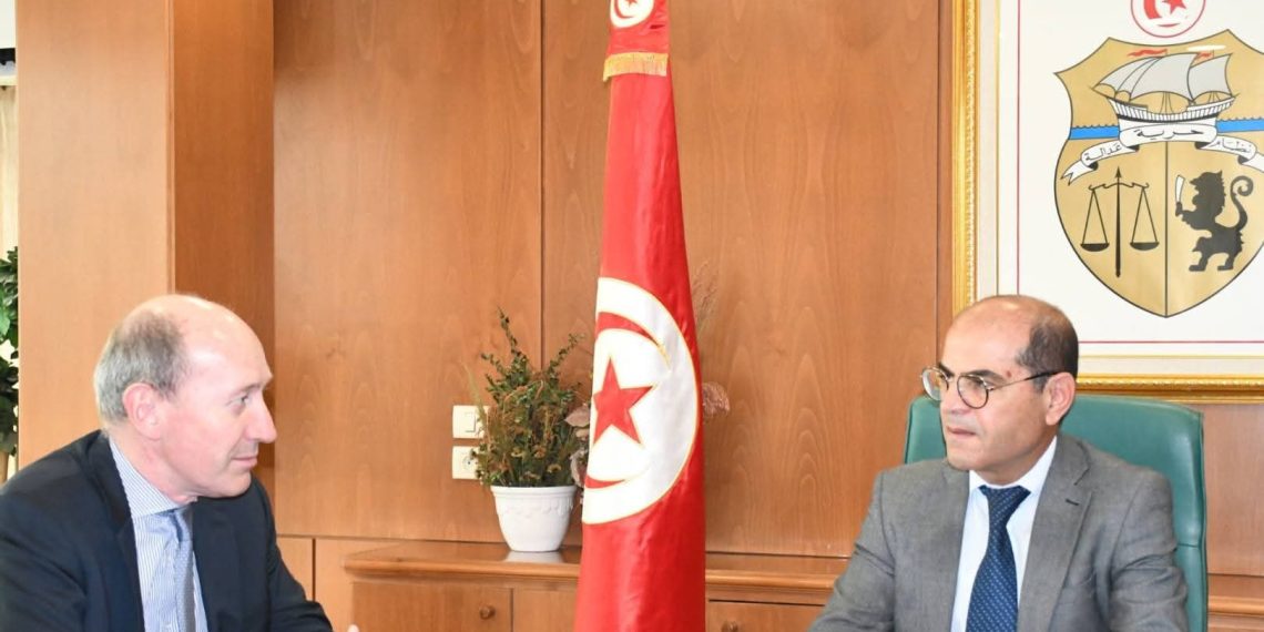 المجمع الفرنسي “استيل فلاش”: نطمح لجعل تونس وجهة للاستثمار في الصناعات الإلكترونية عالميا