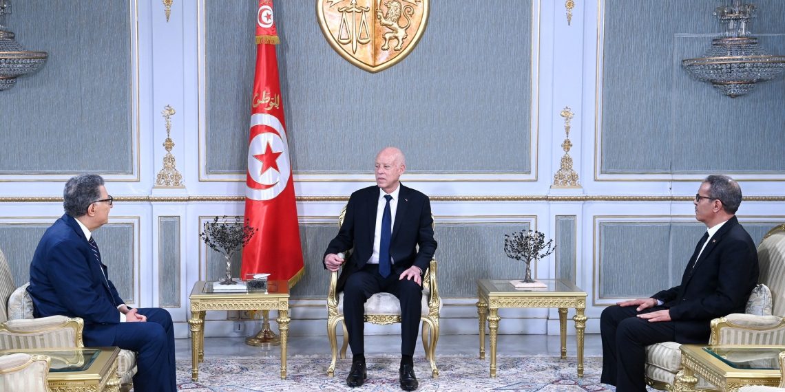 رئيس الجمهورية: إدارة شؤون الدولة لا يمكن أن تقوم على التدوينات أو الصفحات المشبوهة