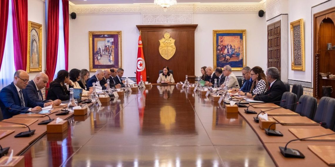 رئاسة الحكومة: مجلس وزاري مضيّق لمتابعة موسم الحصاد وتجميع الحبوب