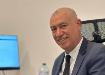 خبير اقتصادي: “التضخم والضغط الجبائي ومسالك التوزيع تلتهم زيادات الأجور”