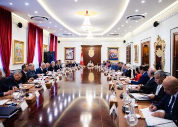 مجلس وزاري يُقرّ جملةً من الإجراءات لتسريع المشاريع التنموية بكافة الولايات