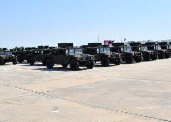 وزارة الدفاع تتسلم سيارات “هامر” من الولايات المتحدة الأمريكية