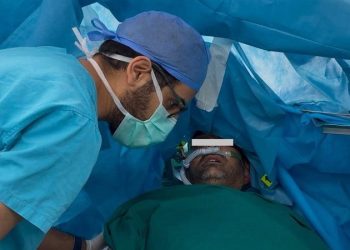 المستشفى العسكري الجامعي بصفاقس: نجاح أول عملية جراحة دماغية يقظة