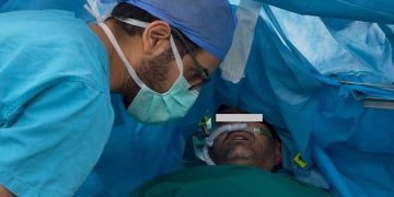 المستشفى العسكري الجامعي بصفاقس: نجاح أول عملية جراحة دماغية يقظة