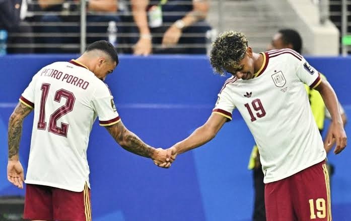 منتخب إسبانيا يقصي نظيره فرنسا ويبلغ النهائي