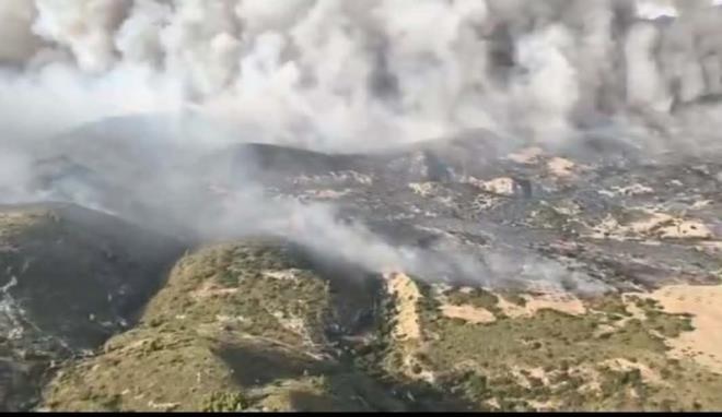 تدخل جيش الطيران لإخماد حريق جبل الشحمة بولاية زغوان